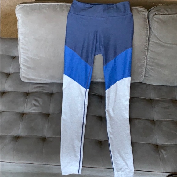 Outdoor Voices Springs Leggings Rare Color Combo - Picture 2 of 4